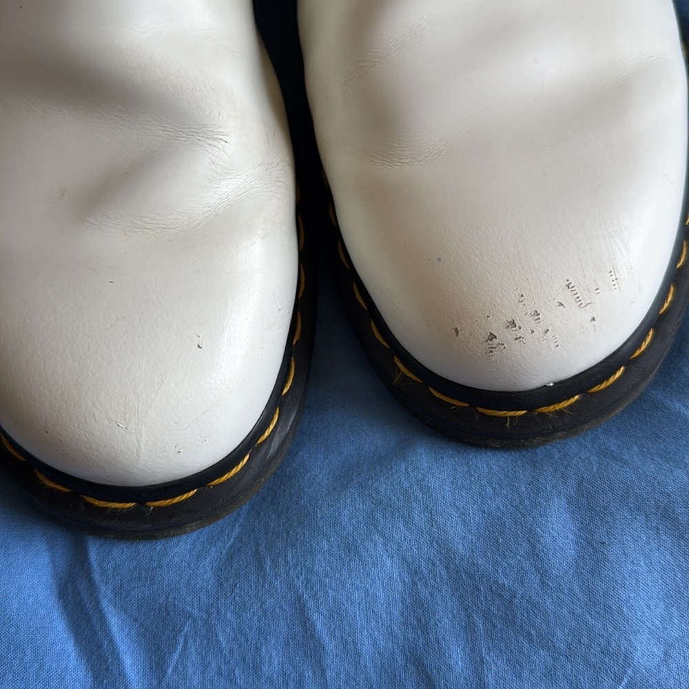 SALE DR. MARTENS WOMEN'S 2976 YELLOW STITCH SMOOTH LEATHER CHELSEA White size 8 - Picture 11 of 13